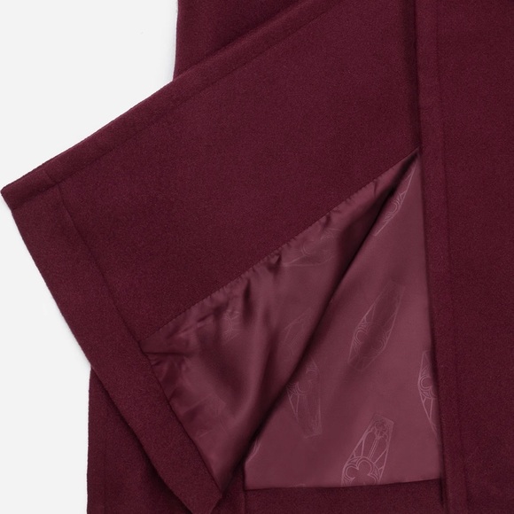 Disturbia — Meltdown Oversized Coat with Brooch - Red - Picture 4 of 5